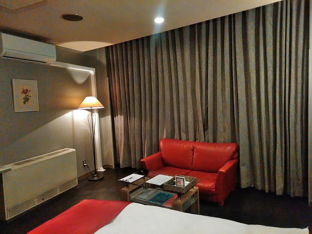 Hotel Liberty Kochi (Adults Only) Zewnętrze zdjęcie